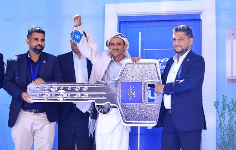 سبأفون تسلم شقة العمر وتهنئ الفائزين بالملايين